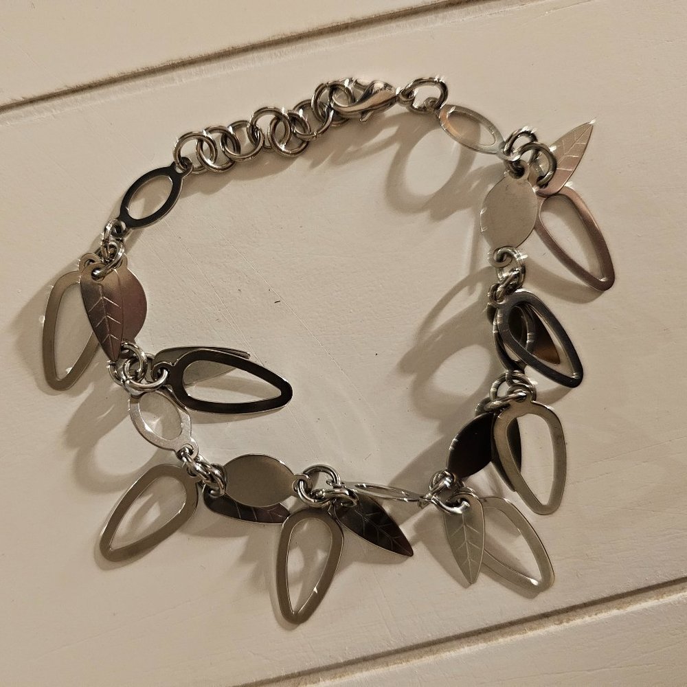 Stainless steel leaves chain bracelet